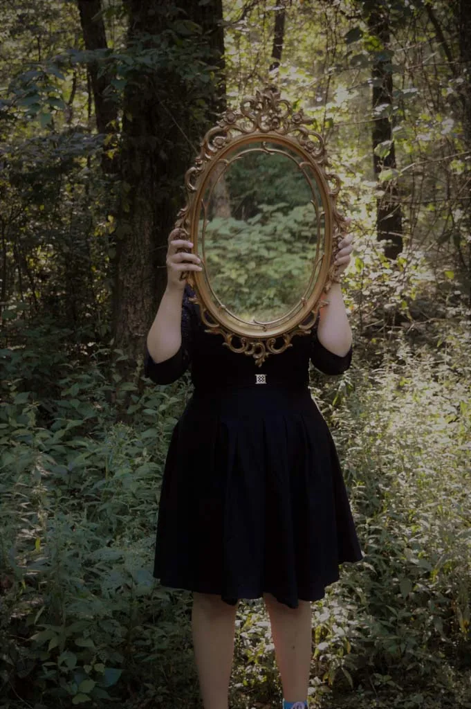forest-mirror-woman